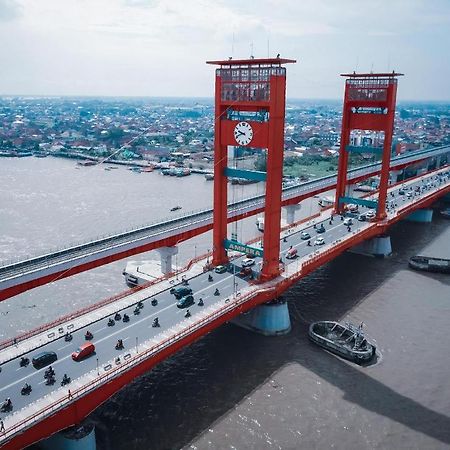 Oyo 568 Rajawali Homestay Palembang Bagian luar foto
