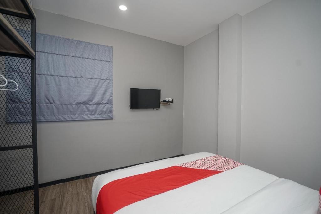 Oyo 568 Rajawali Homestay Palembang Bagian luar foto
