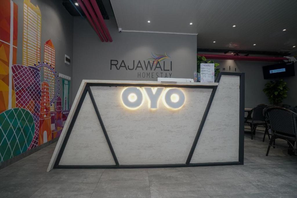 Oyo 568 Rajawali Homestay Palembang Bagian luar foto