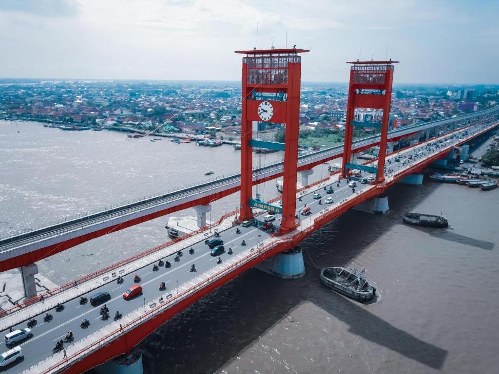 Oyo 568 Rajawali Homestay Palembang Bagian luar foto