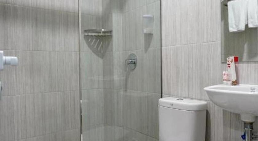 Oyo 568 Rajawali Homestay Palembang Bagian luar foto