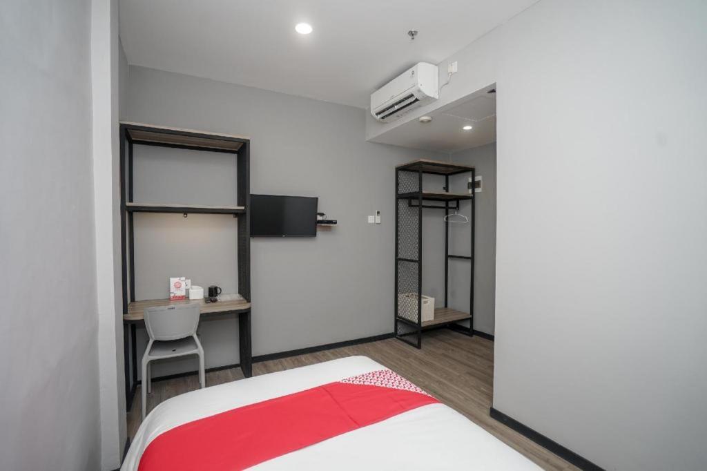 Oyo 568 Rajawali Homestay Palembang Bagian luar foto