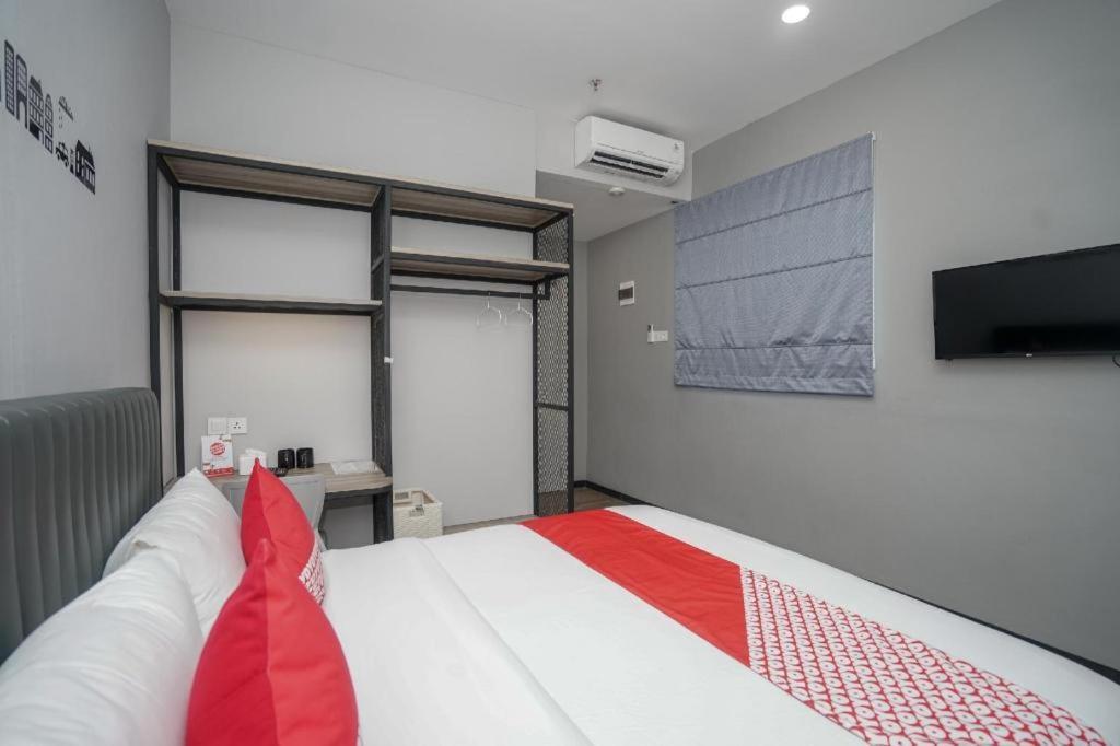 Oyo 568 Rajawali Homestay Palembang Bagian luar foto