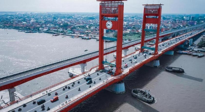 Oyo 568 Rajawali Homestay Palembang Bagian luar foto